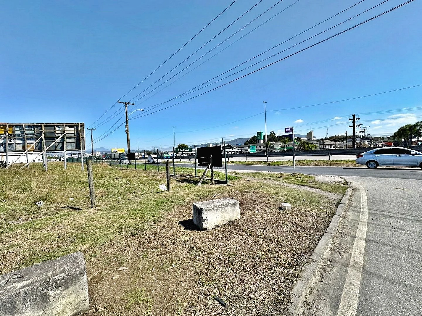 Terreno Industrial e Comercial, 36.000,00 M², Frente para Br 101, Área Industrial de São José/SC; - Foto 17
