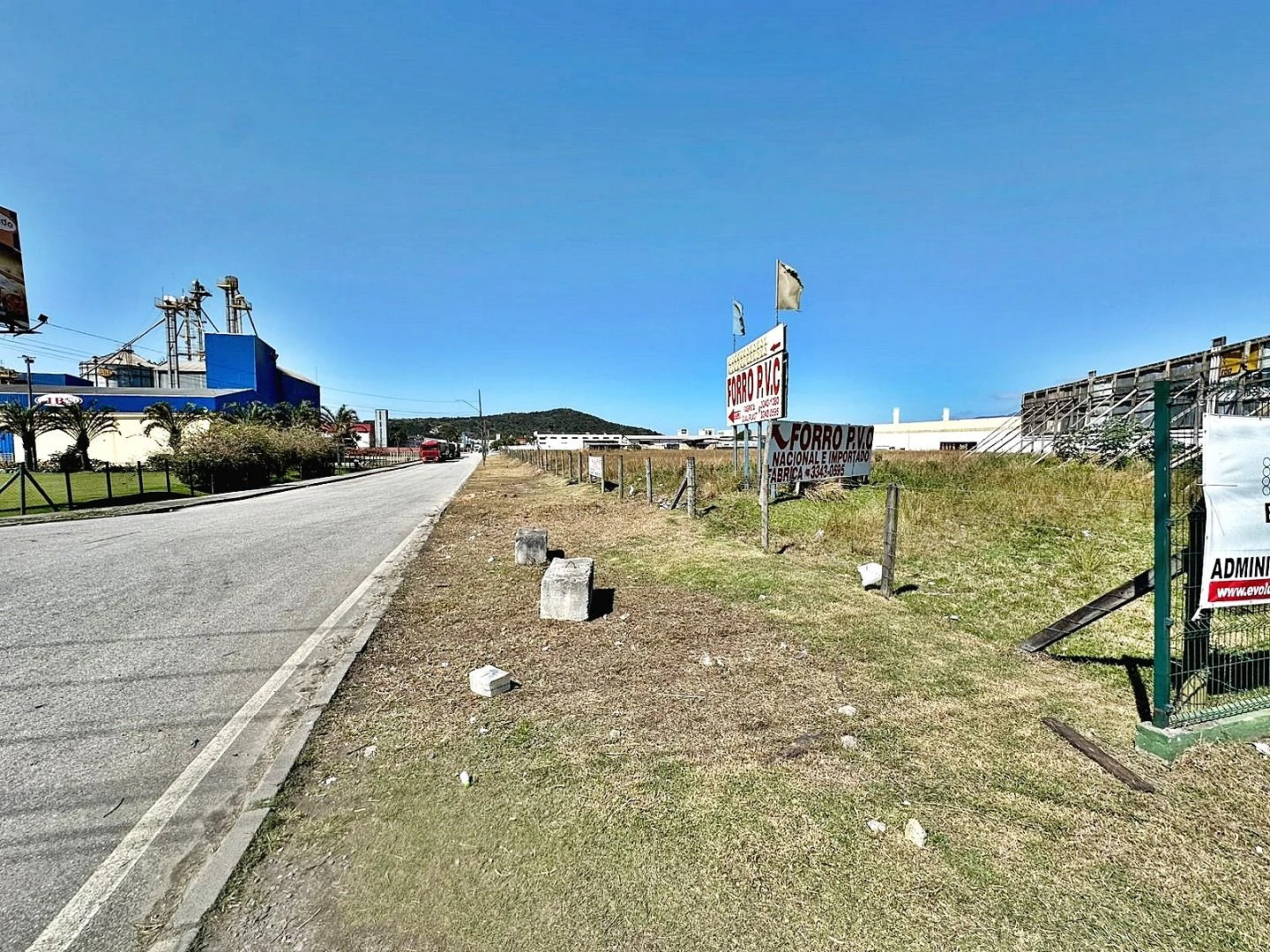 Terreno Industrial e Comercial, 36.000,00 M², Frente para Br 101, Área Industrial de São José/SC; - Foto 8