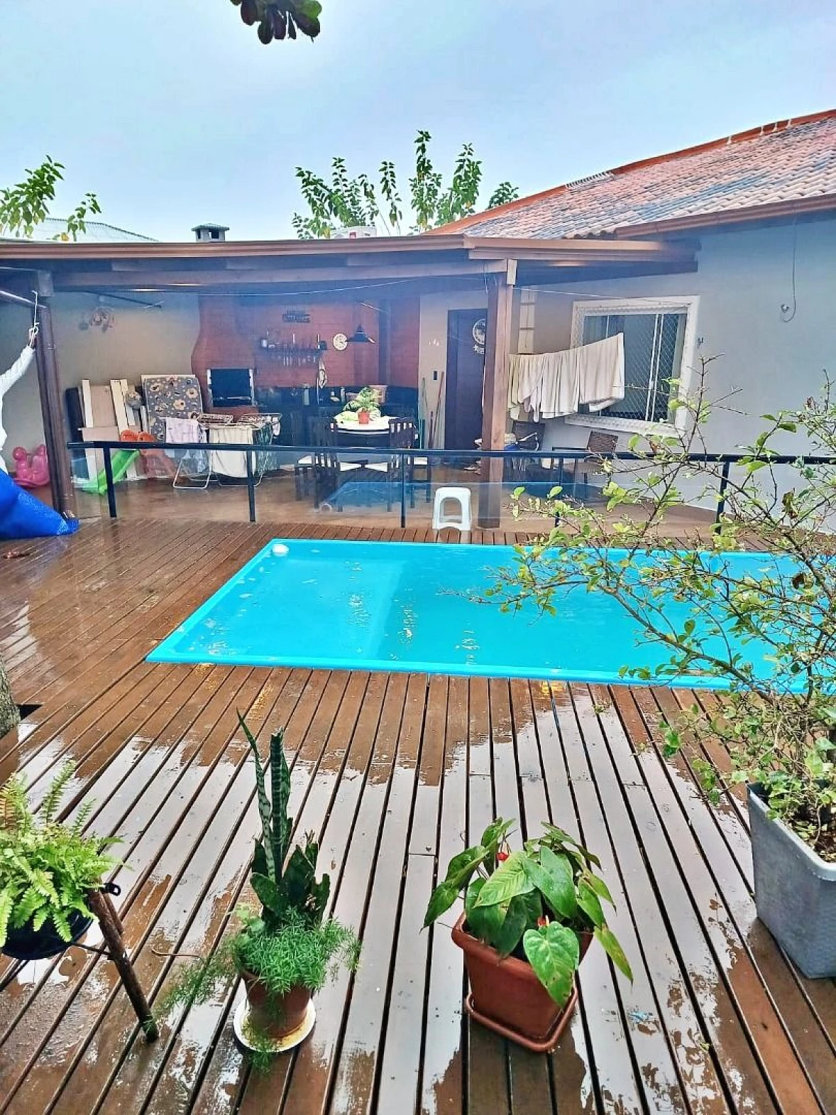 Casa com Loja - 3 Quartos, 2 Vagas - Forquilhas