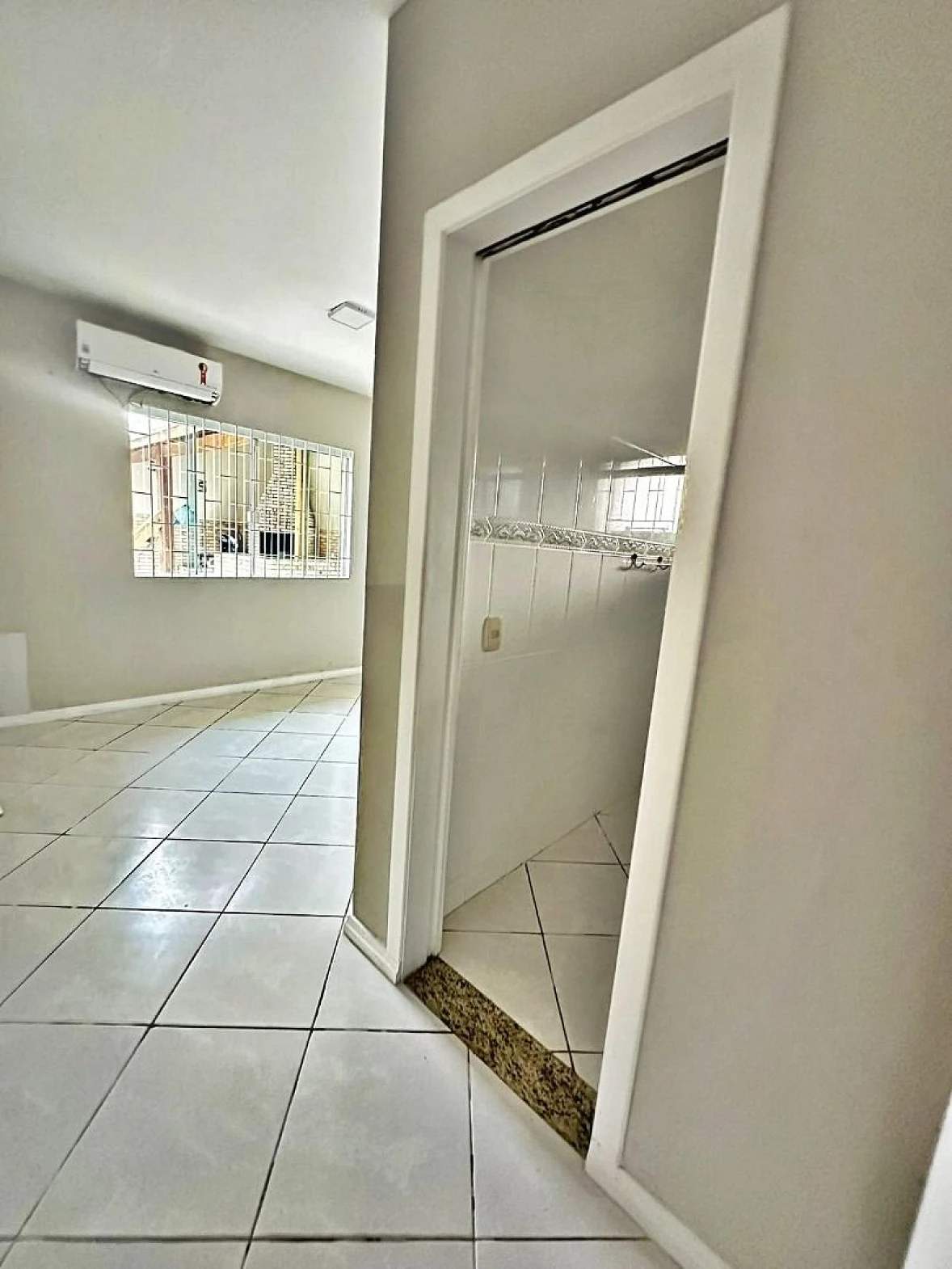 Linda Casa 3 Dorms com Suíte, Bairro Madri, Palhoça/SC - Foto 17