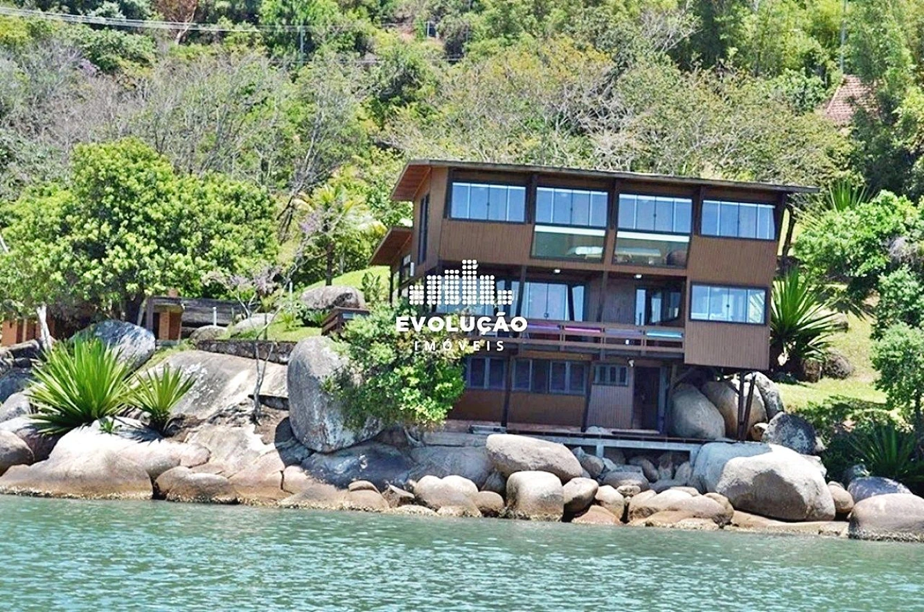 Casa em Costeira da Armação, Governador Celso Ramos