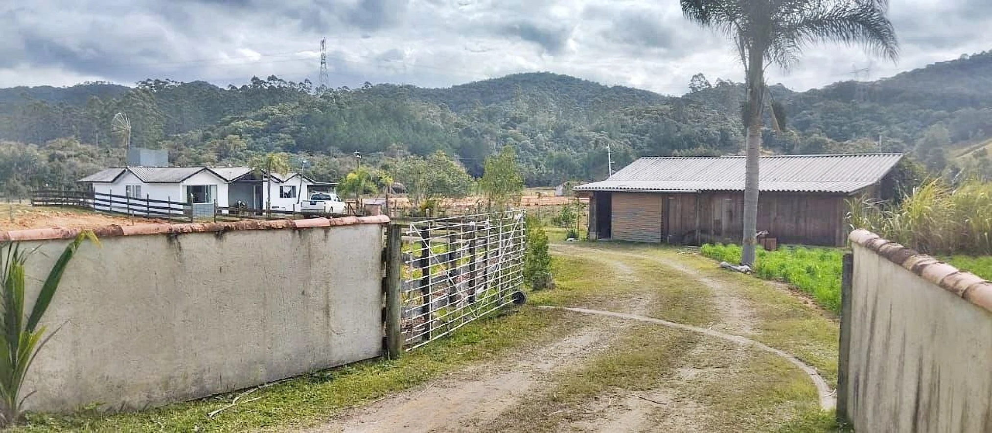 Sítio - Porteira Fechada - São Pedro de Alcântara