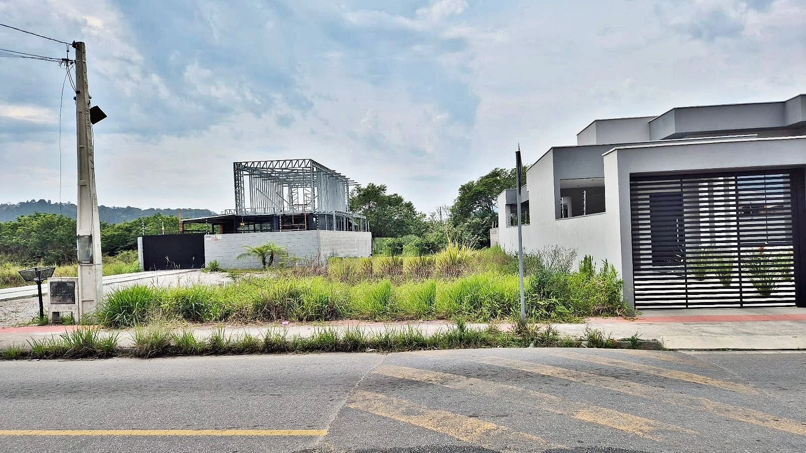 Terreno em Forquilhas, São José