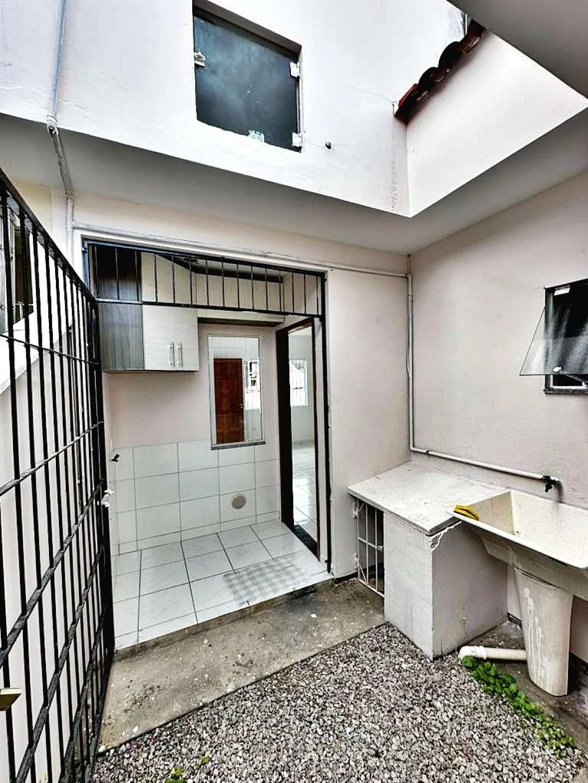Casa 2 Quartos, 2 Vagas, Escritura - Forquilhas - Foto 6
