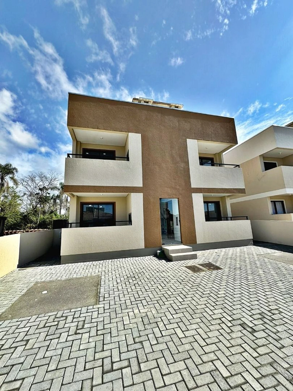 Apto 2 Quartos, Sacada, 1 Vaga - Barra do Aririú