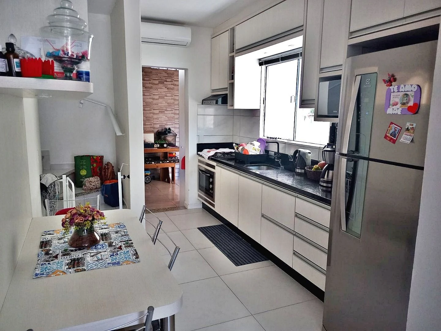 Sobrado geminado em Potecas, São José