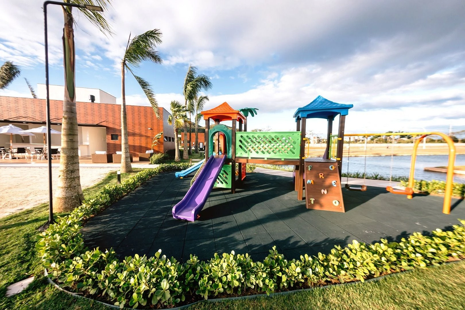 Casa com 3 Dormitórios (Suíte), Fundos para o Lago - Bairro Deltaville - Biguaçu/SC - Foto 23