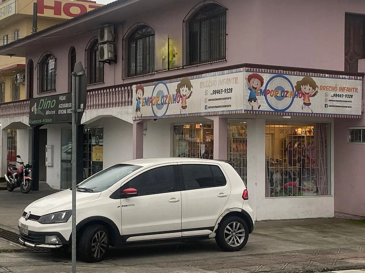 Prédio em Kobrasol, São José