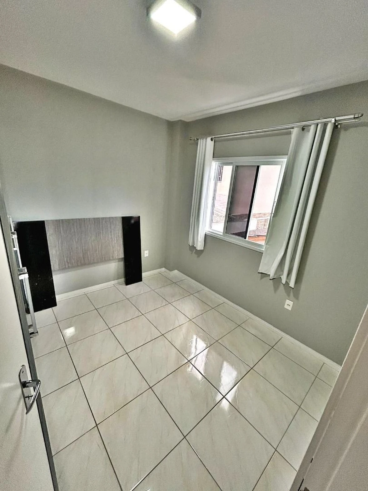 Apto 2 Quartos, Sacada, 3 Vagas - São Sebastião - Foto 14