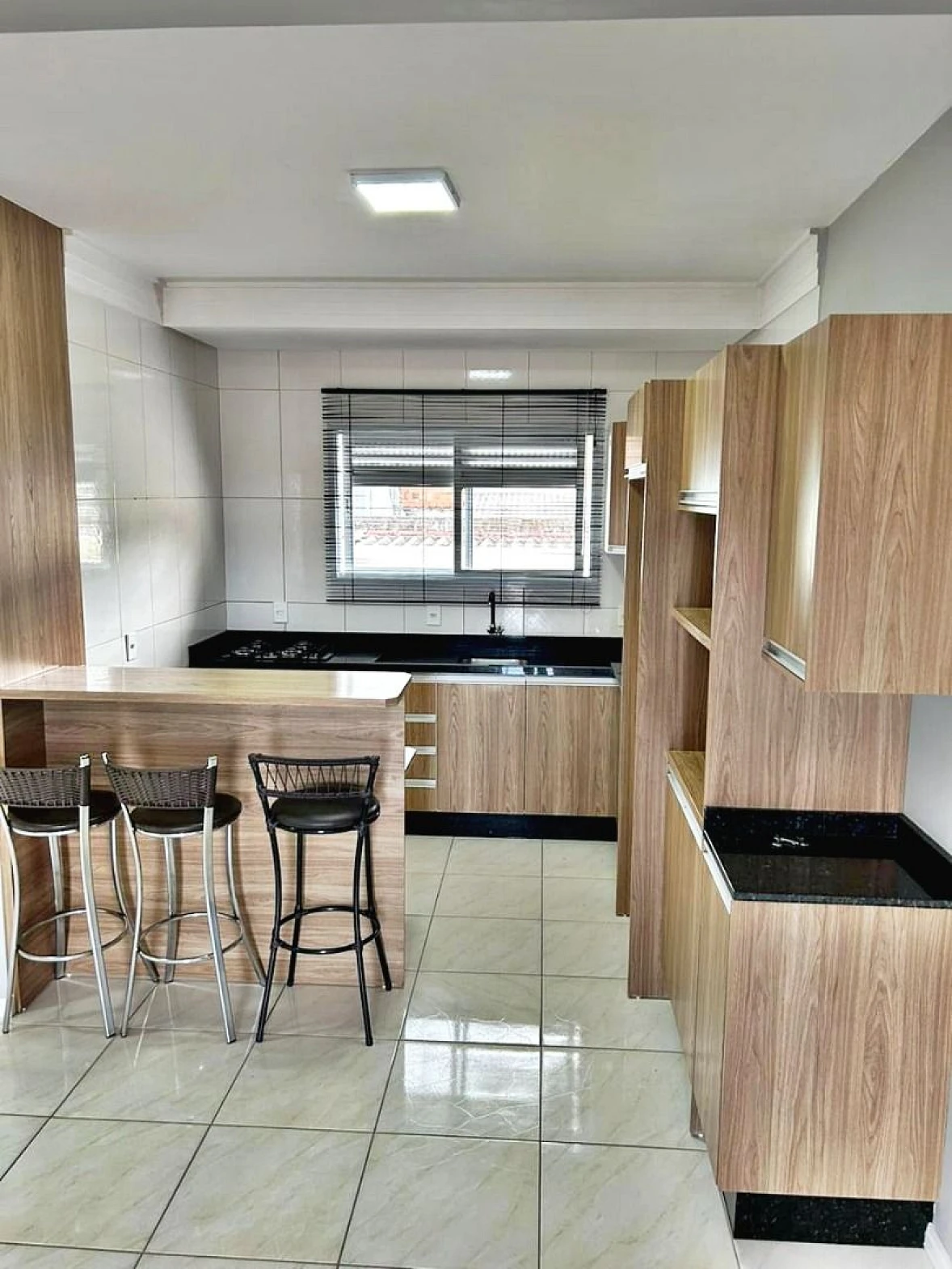 Apto 2 Quartos, Sacada, 3 Vagas - São Sebastião - Foto 9