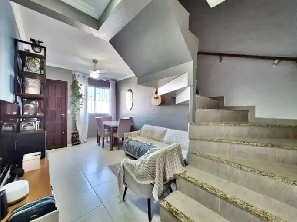 Sobrado geminado em Areias, São José