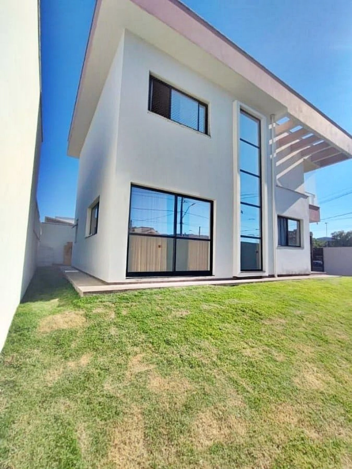 Sobrado geminado em Caminho Novo, Palhoça