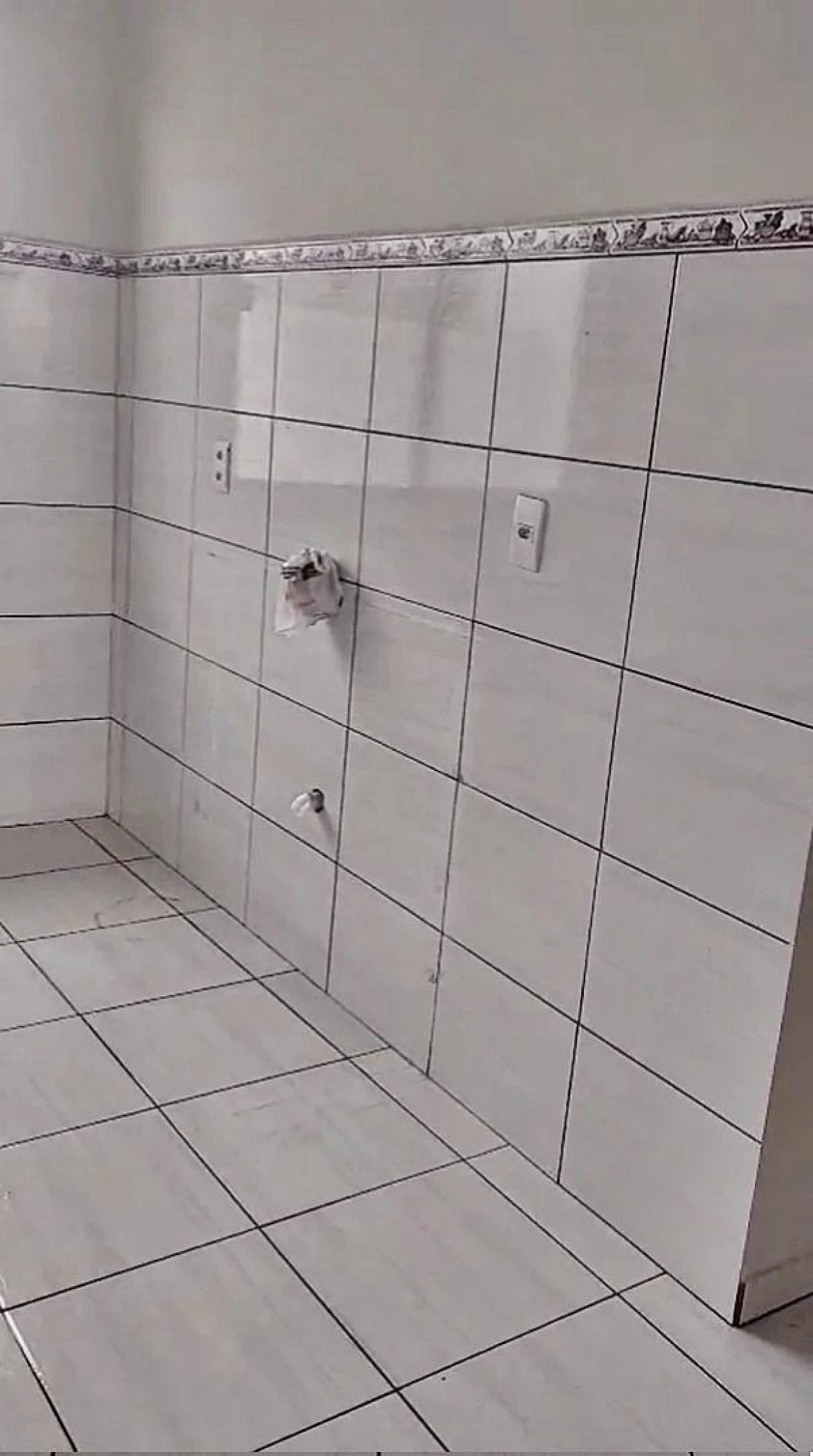 Prédio Residencial - 8 Quartos, 5 Vagas - Caminho Novo - Foto 6
