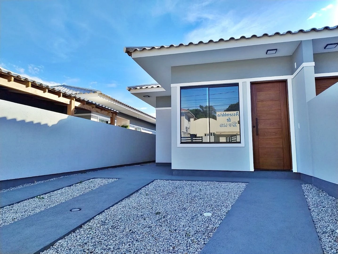 Casa 2 Quartos, 1 Suíte, 2 Vagas - Barra do Aririú