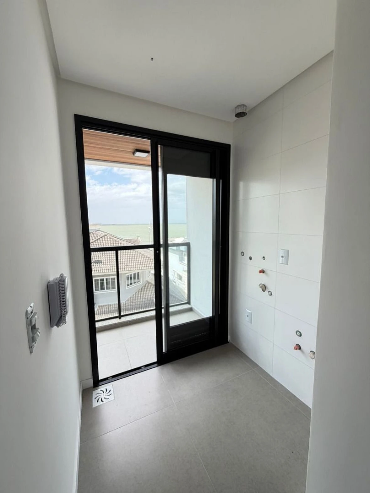 Apartamento Novo, Próximo ao Mar, 3 Dormitórios, 1 Suíte, Garagem, Residencial Porto de Bremen, Praia de Fora, Palhoça/SC - Foto 14