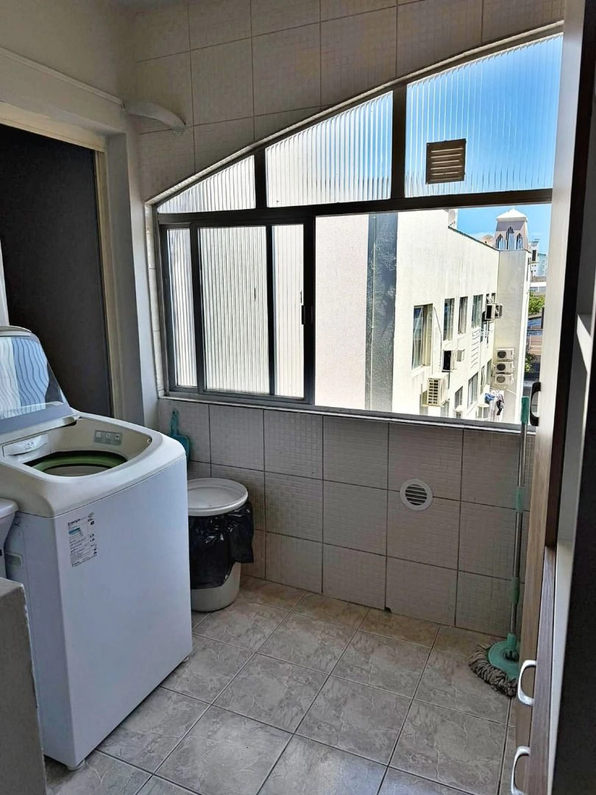Apto 3 Quartos, 1 Suíte,  1 Vaga - Kobrasol - Foto 8