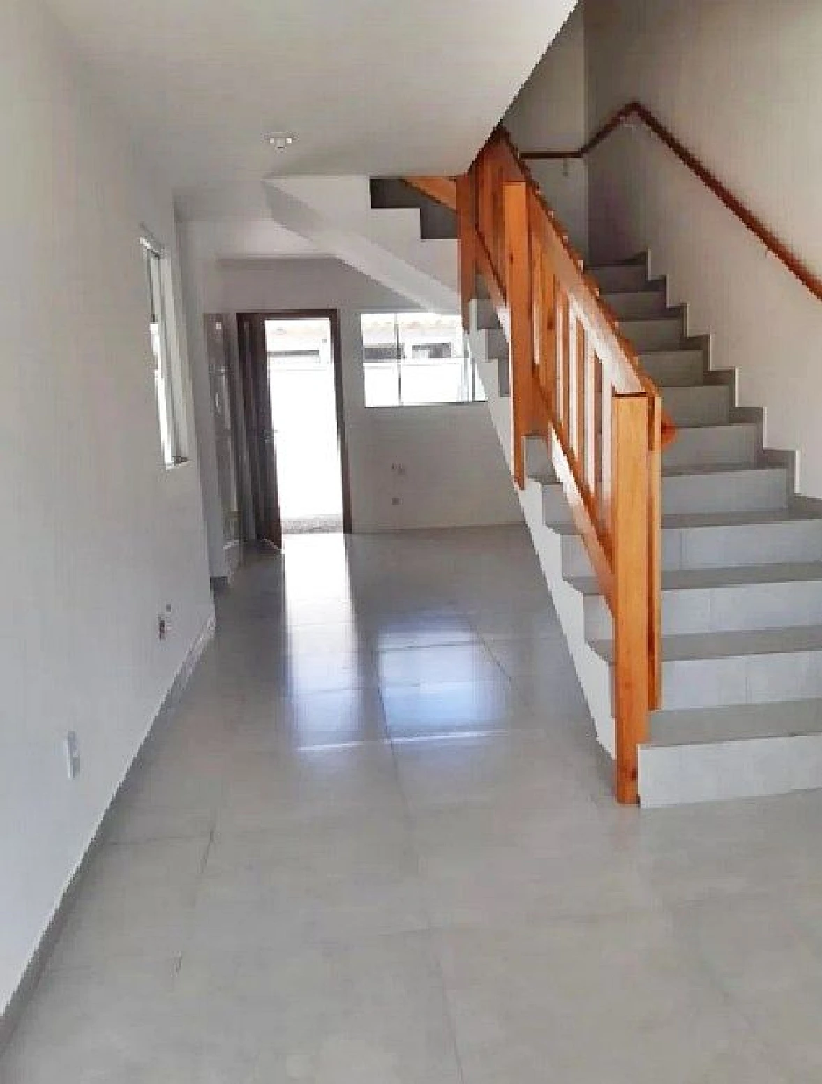 Sobrado geminado em Alto Forquilhas, São José