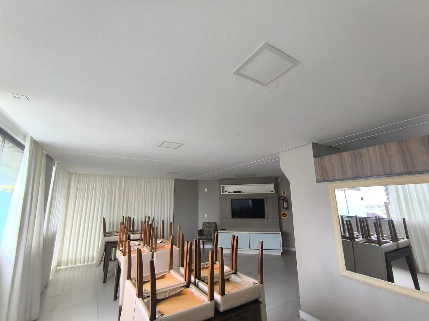 Oportunidade com Vista Mar Definitiva!  Apartamento 02 Dorms com Suíte e 87 m² Barreiros - São José/SC - Foto 9