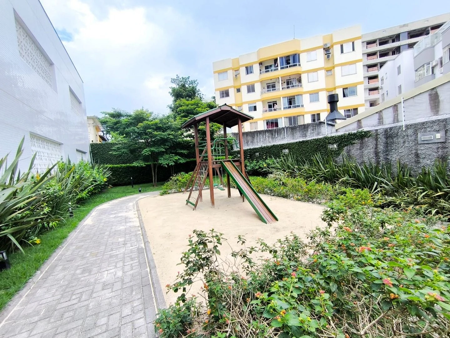 Apartamento com 2 Dormitórios com Suíte e Vaga - Estreito, Florianópolis/SC - Foto 37