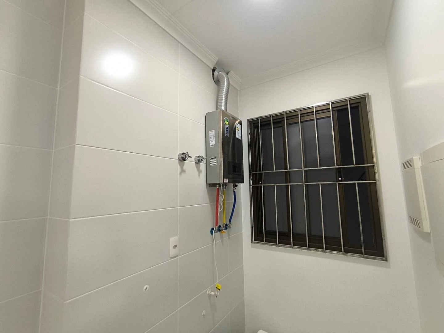 Apartamento com 2 Dormitórios com Suíte e Vaga - Estreito, Florianópolis/SC - Foto 9