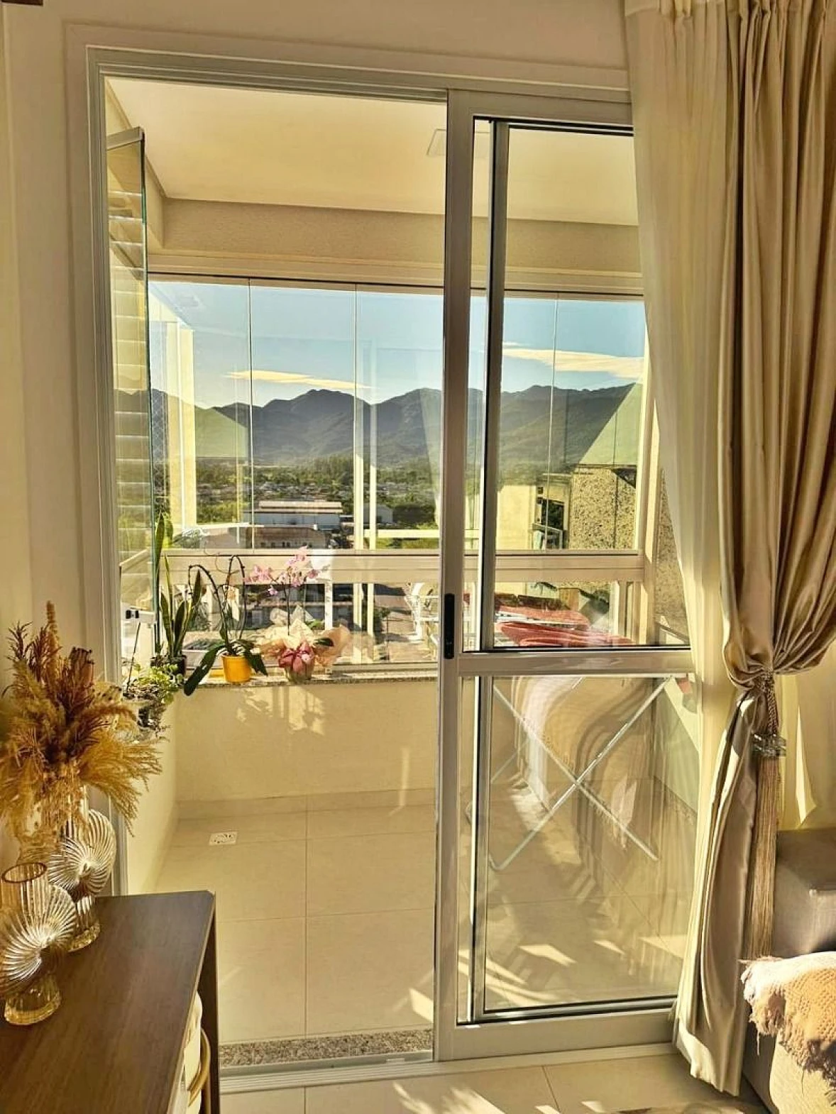 Apto 2 Quartos, 1 Suíte, 2 Vagas - Villa Becker - Foto 6