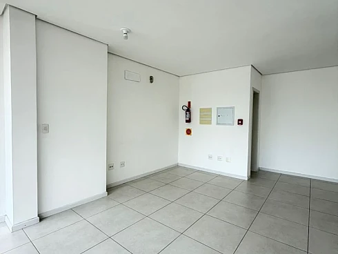 2 Lojas Térreas, Disponíveis para Venda, uma ao Lado da Outra, com Vitrine, de Frente para Avenida, Bairro Pagani, Palhoça/SC - Foto 16