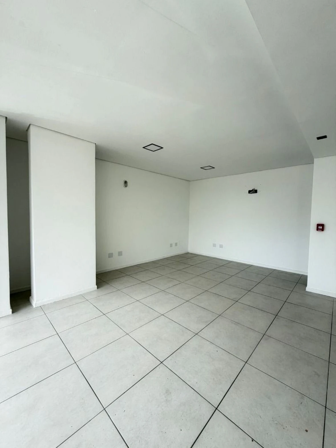 Loja Comercial Térrea, Disponível para Venda, com Vitrine para Rua, no Bairro Pagani, Palhoça/SC - Foto 9