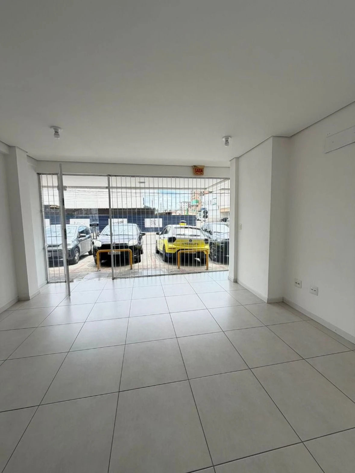 Loja Comercial Térrea, Disponível para Venda, com Vitrine para Rua, no Bairro Pagani, Palhoça/SC - Foto 8