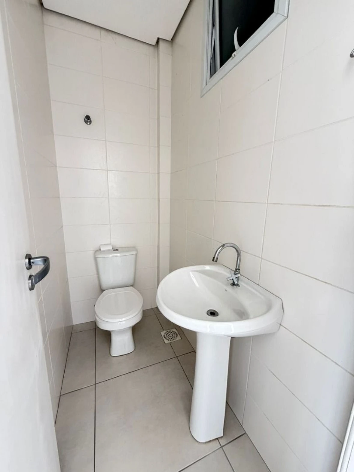 Loja Comercial Térrea, Disponível para Venda, com Vitrine para Rua, no Bairro Pagani, Palhoça/SC - Foto 9