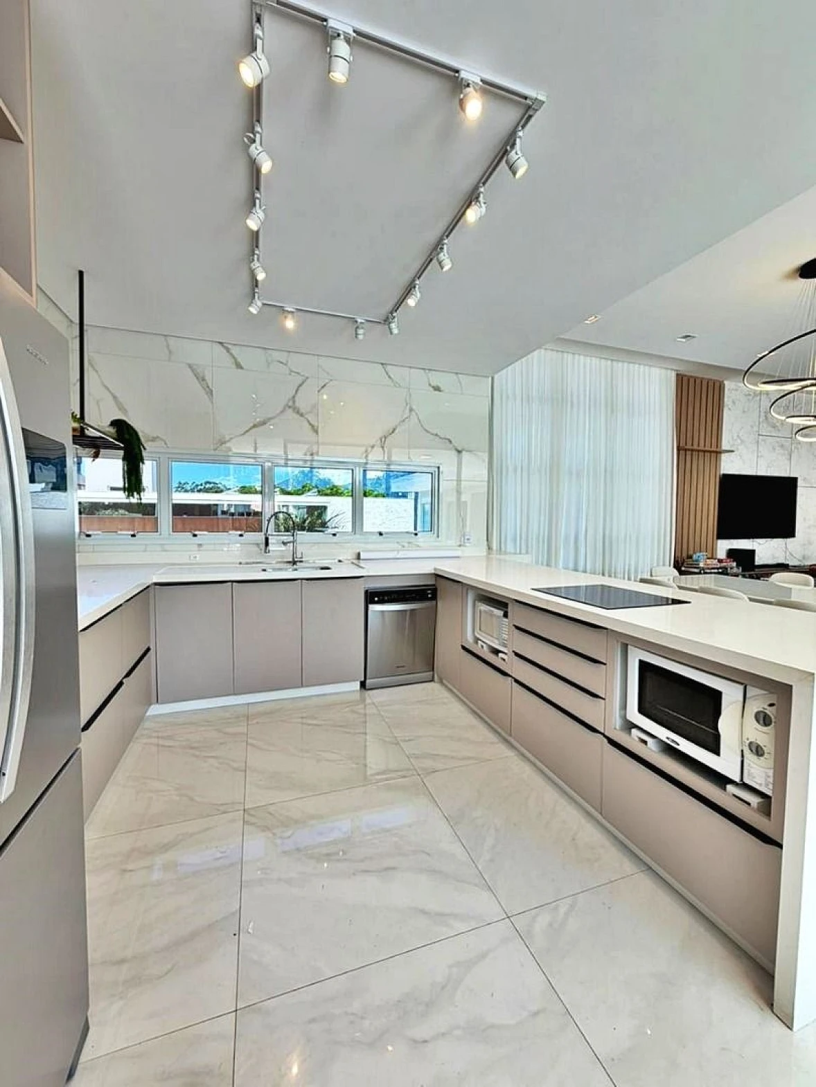 Casa para Venda no Condomínio Residencial Quinta dos Guimarães, Alto Padrão, 4 Dormitórios, 3 Suítes, Piscina, Espaço Gourmet - Foto 16