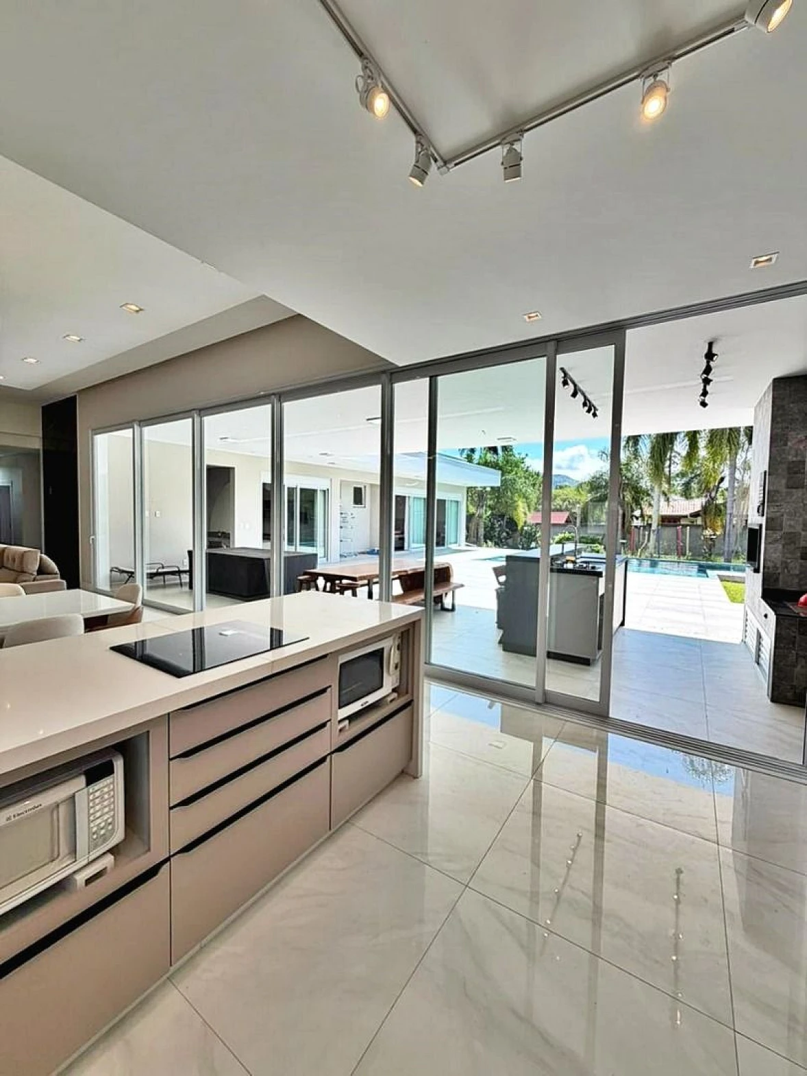 Casa para Venda no Condomínio Residencial Quinta dos Guimarães, Alto Padrão, 4 Dormitórios, 3 Suítes, Piscina, Espaço Gourmet - Foto 17