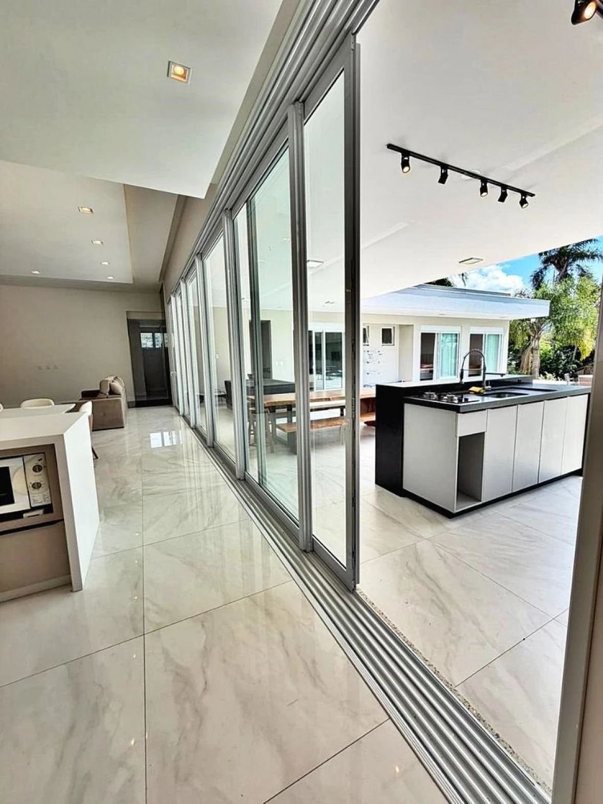Casa para Venda no Condomínio Residencial Quinta dos Guimarães, Alto Padrão, 4 Dormitórios, 3 Suítes, Piscina, Espaço Gourmet - Foto 18