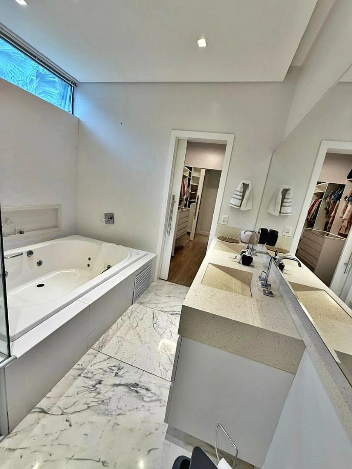 Casa de Alto Padrão Disponível Venda, Condomínio Residencial Quinta dos Guimarães, 3 Suítes, Amplo Espaço de Terreno, Jardim e Etc; - Foto 18