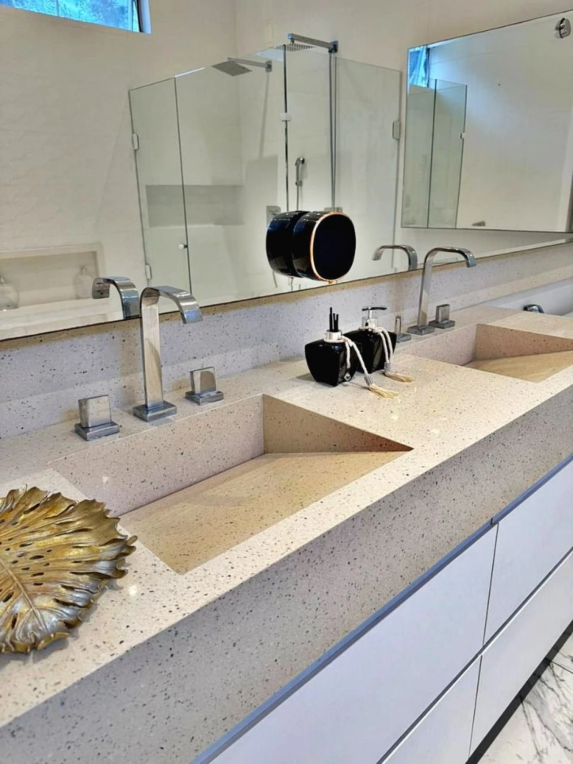 Casa de Alto Padrão Disponível Venda, Condomínio Residencial Quinta dos Guimarães, 3 Suítes, Amplo Espaço de Terreno, Jardim e Etc; - Foto 20