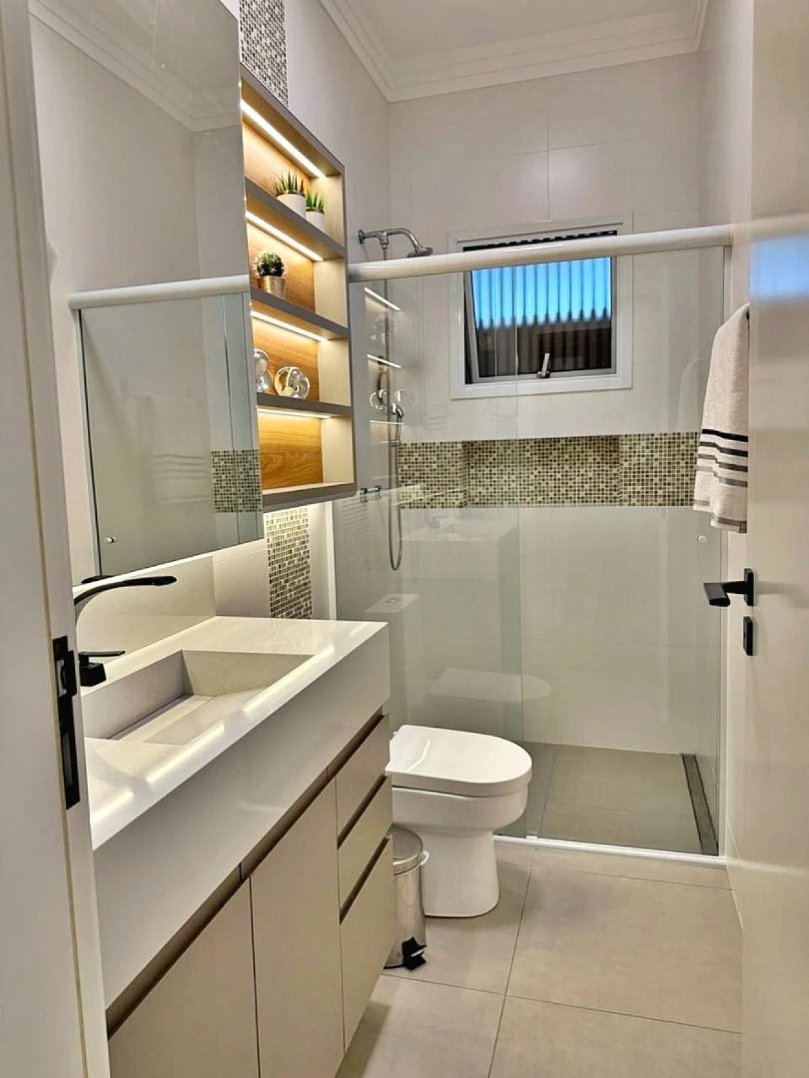 Casa de Alto Padrão Disponível Venda, Condomínio Residencial Quinta dos Guimarães, 3 Suítes, Amplo Espaço de Terreno, Jardim e Etc; - Foto 32