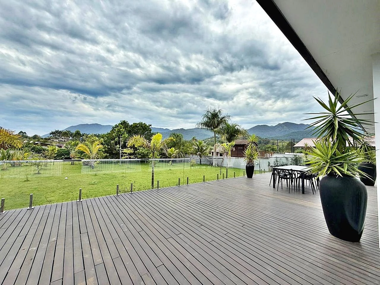 Casa de Alto Padrão Disponível Venda, Condomínio Residencial Quinta dos Guimarães, 3 Suítes, Amplo Espaço de Terreno, Jardim e Etc; - Foto 35