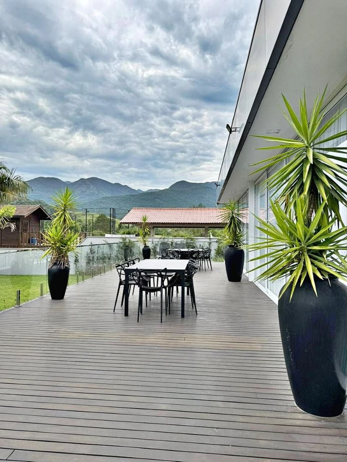 Casa de Alto Padrão Disponível Venda, Condomínio Residencial Quinta dos Guimarães, 3 Suítes, Amplo Espaço de Terreno, Jardim e Etc; - Foto 37