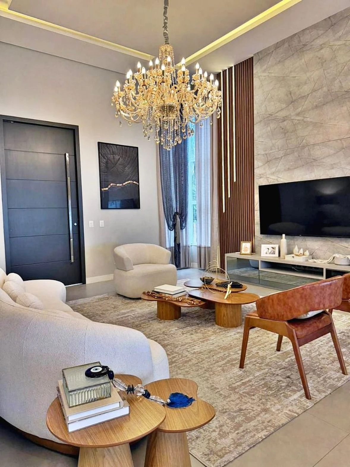 Casa de Alto Padrão Disponível Venda, Condomínio Residencial Quinta dos Guimarães, 3 Suítes, Amplo Espaço de Terreno, Jardim e Etc; - Foto 6