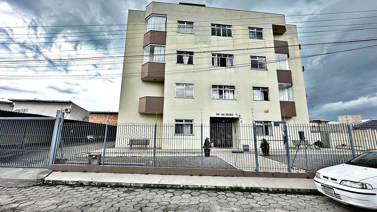 Apartamento com 2 Dormitórios com Vaga, 68 m² - Centro - Palhoça/SC