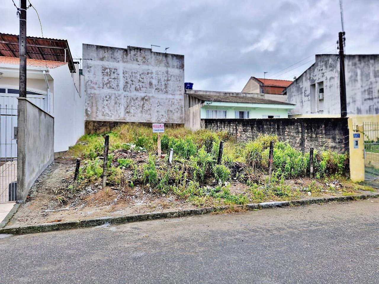 Terreno em Forquilhas, São José