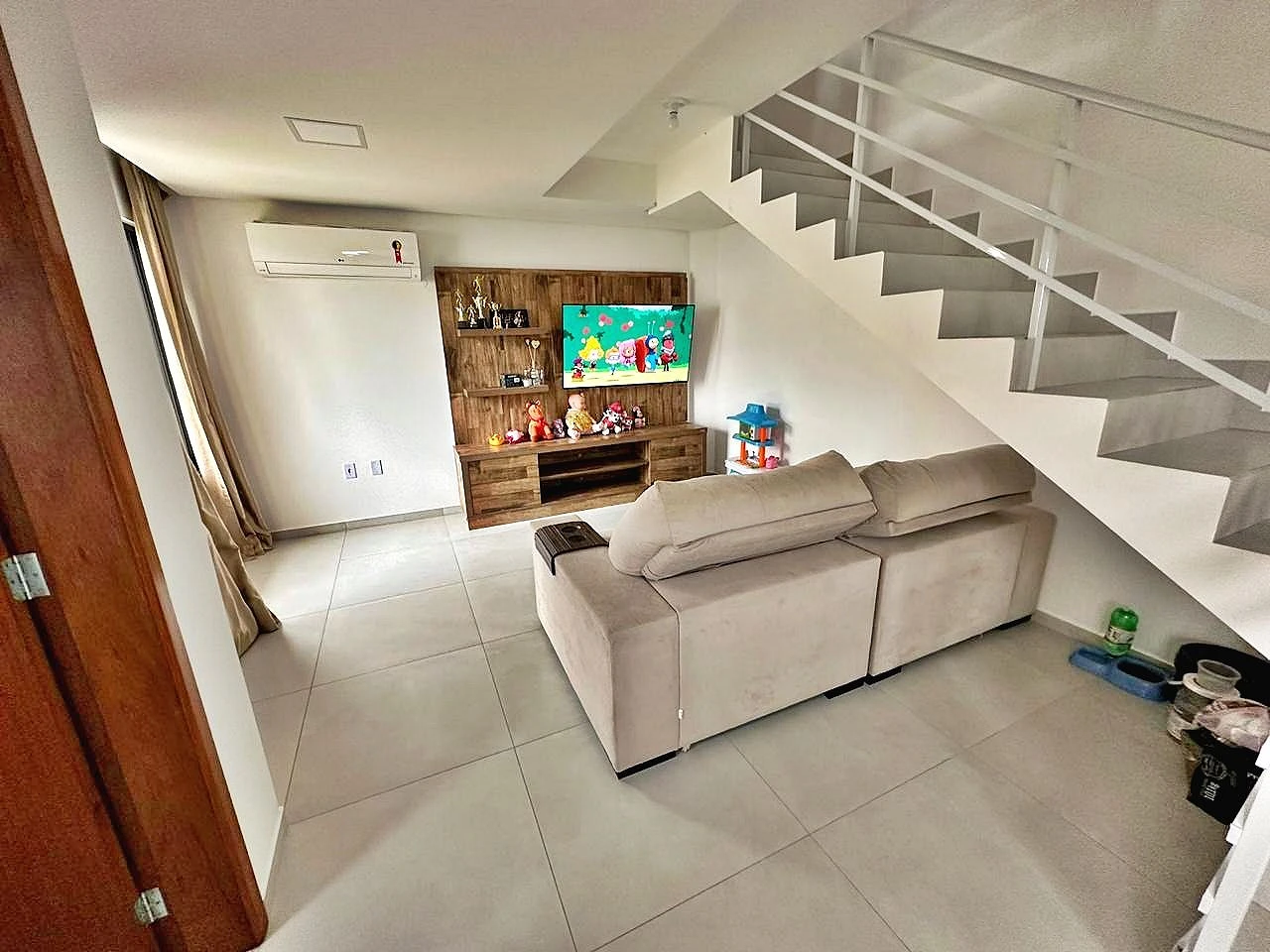 Sobrado geminado em Potecas, São José