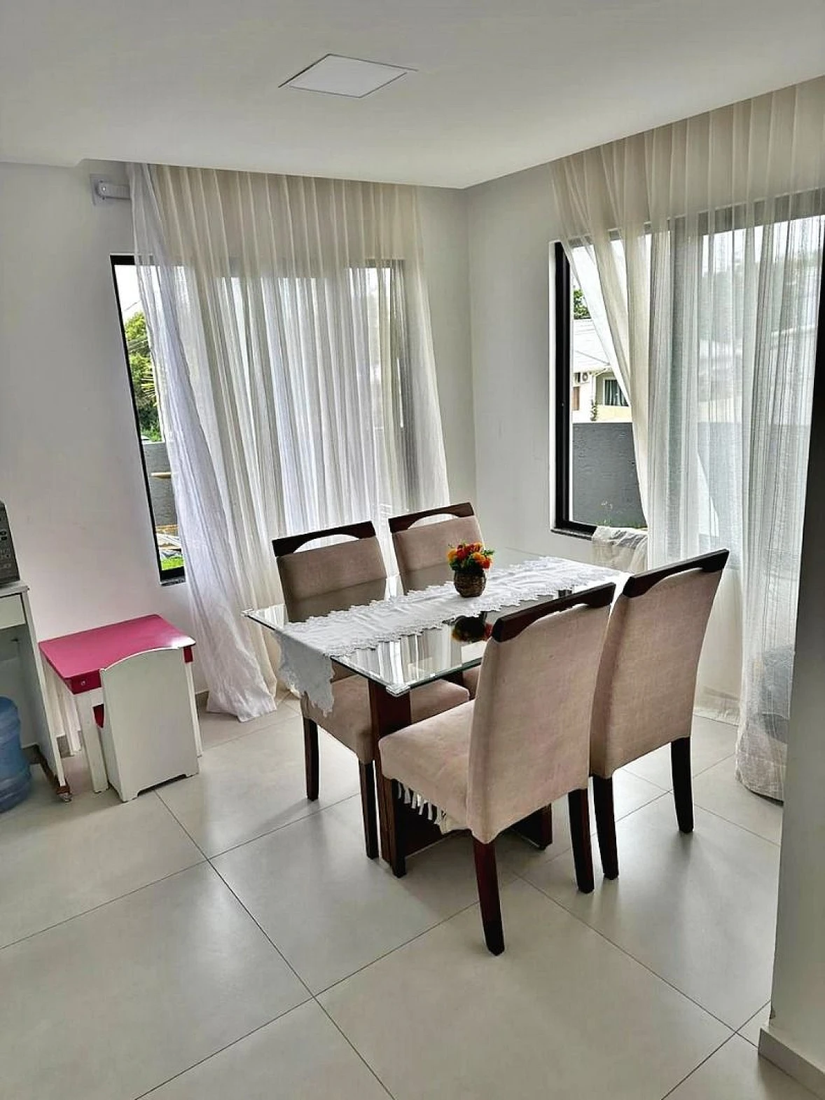 Sobrado geminado em Potecas, São José