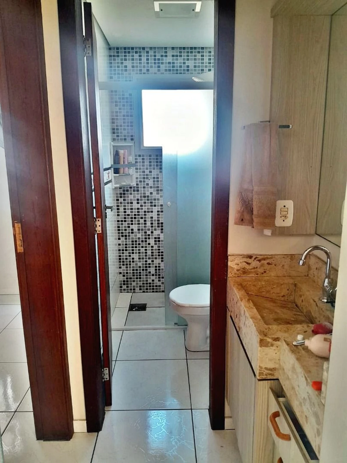 Apto 2 Quartos, Sacada, 1 Vaga - Centro - Foto 7