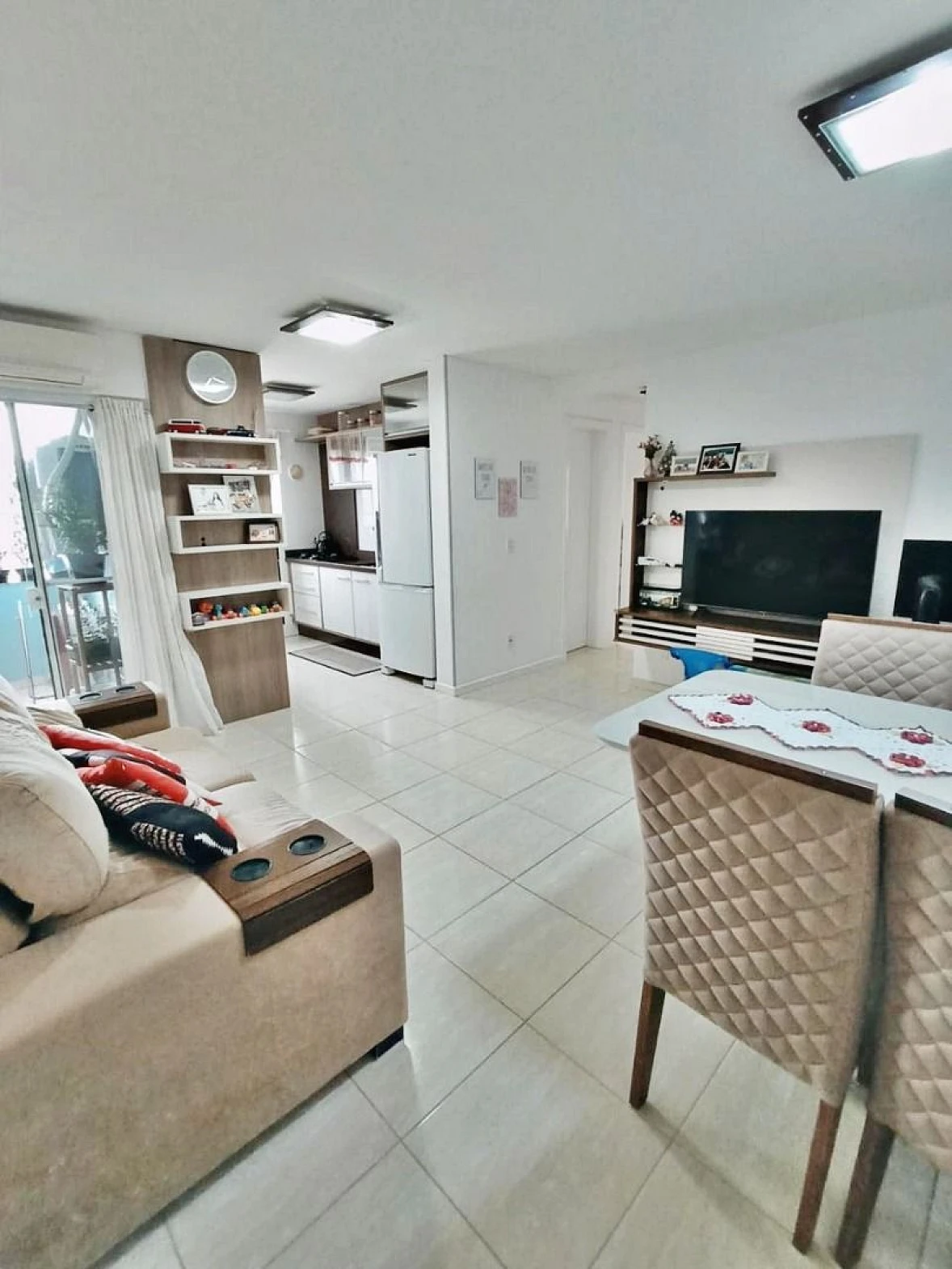 Apto 2 Quartos, 1 Suíte, 1 Vaga - Pacheco