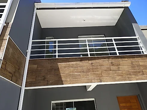 Sobrado geminado em Potecas, São José