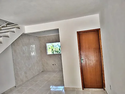 Sobrado geminado em Potecas, São José