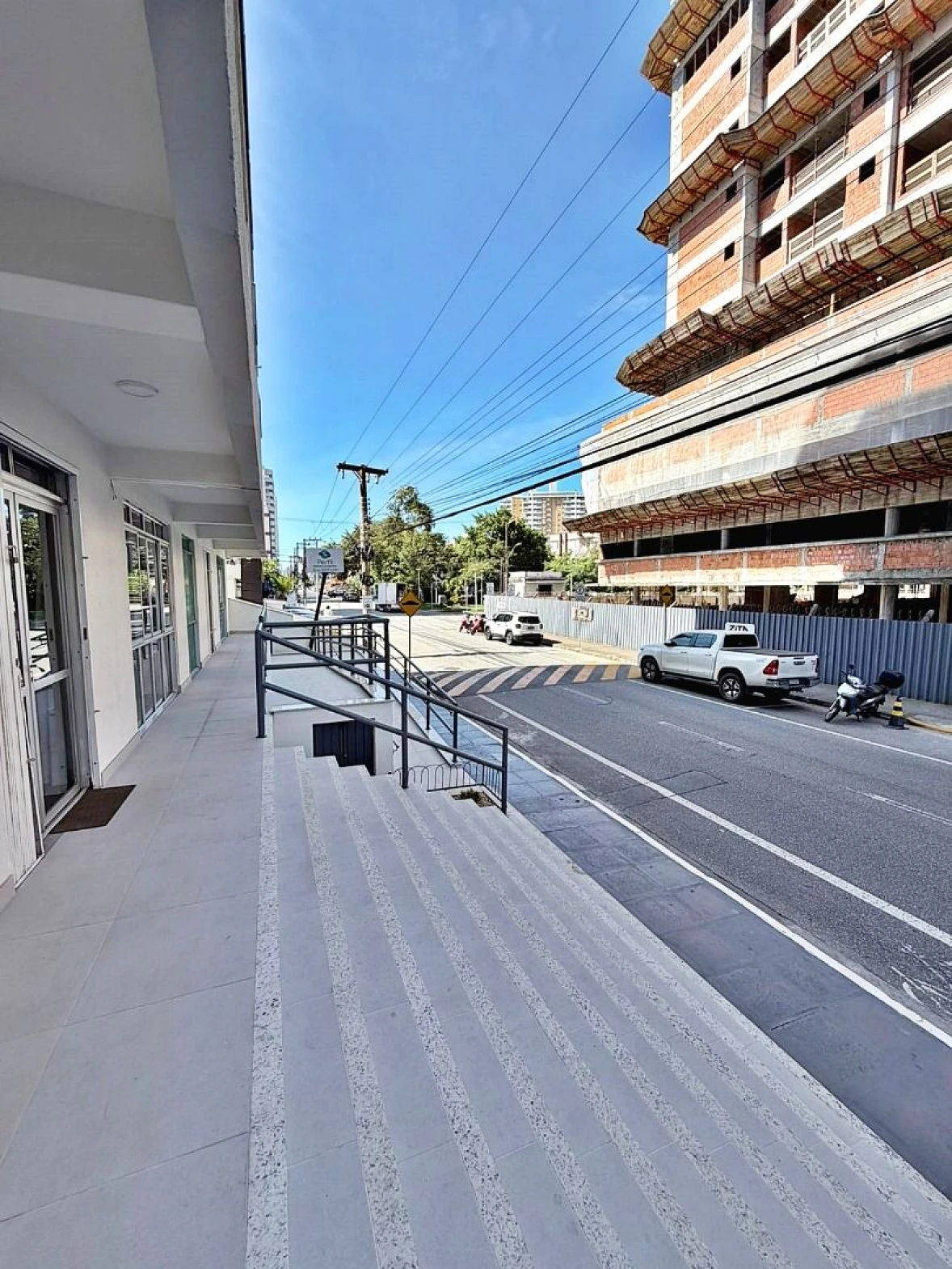 Loja térrea em Kobrasol, São José