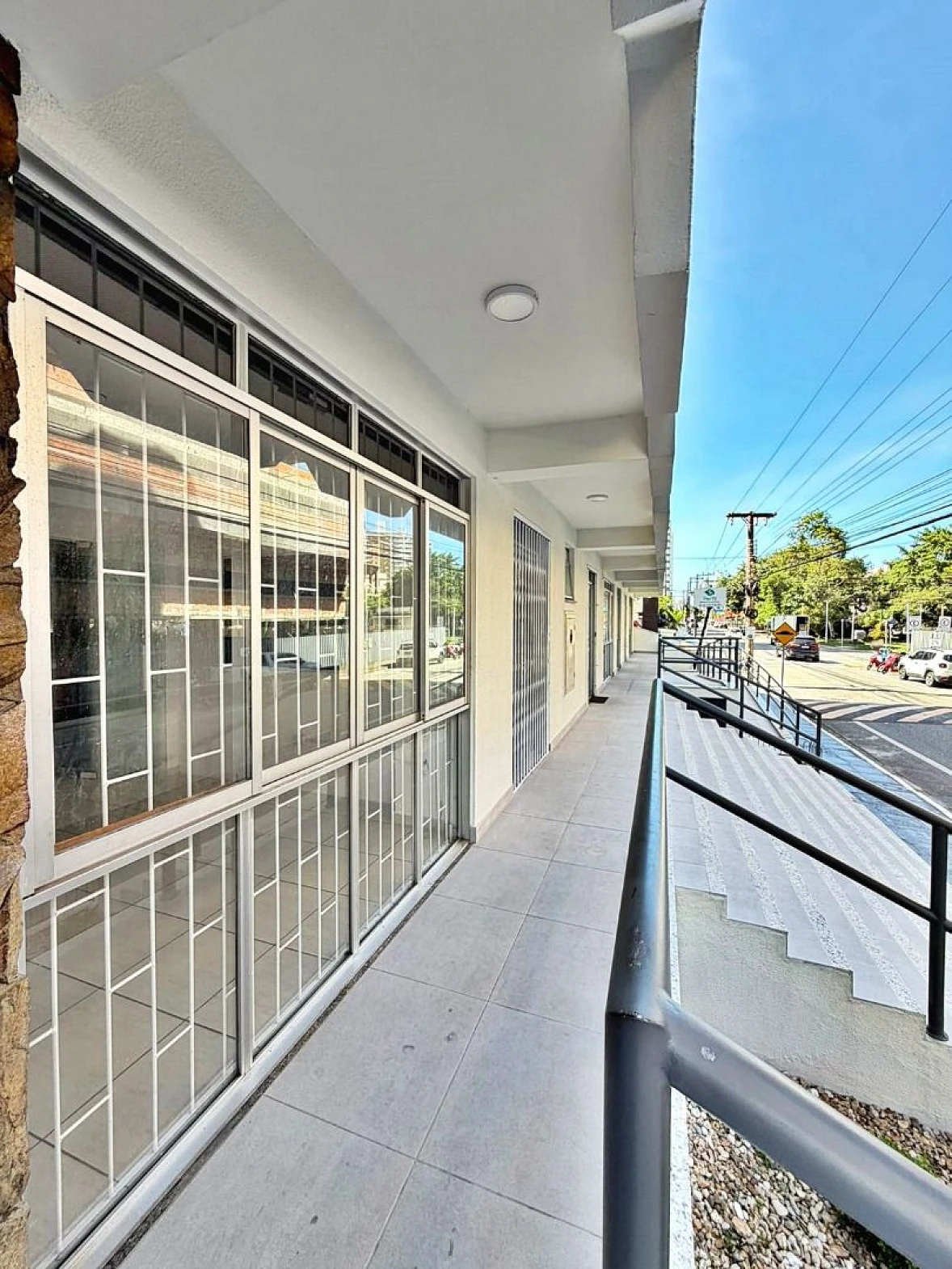 Loja térrea em Kobrasol, São José