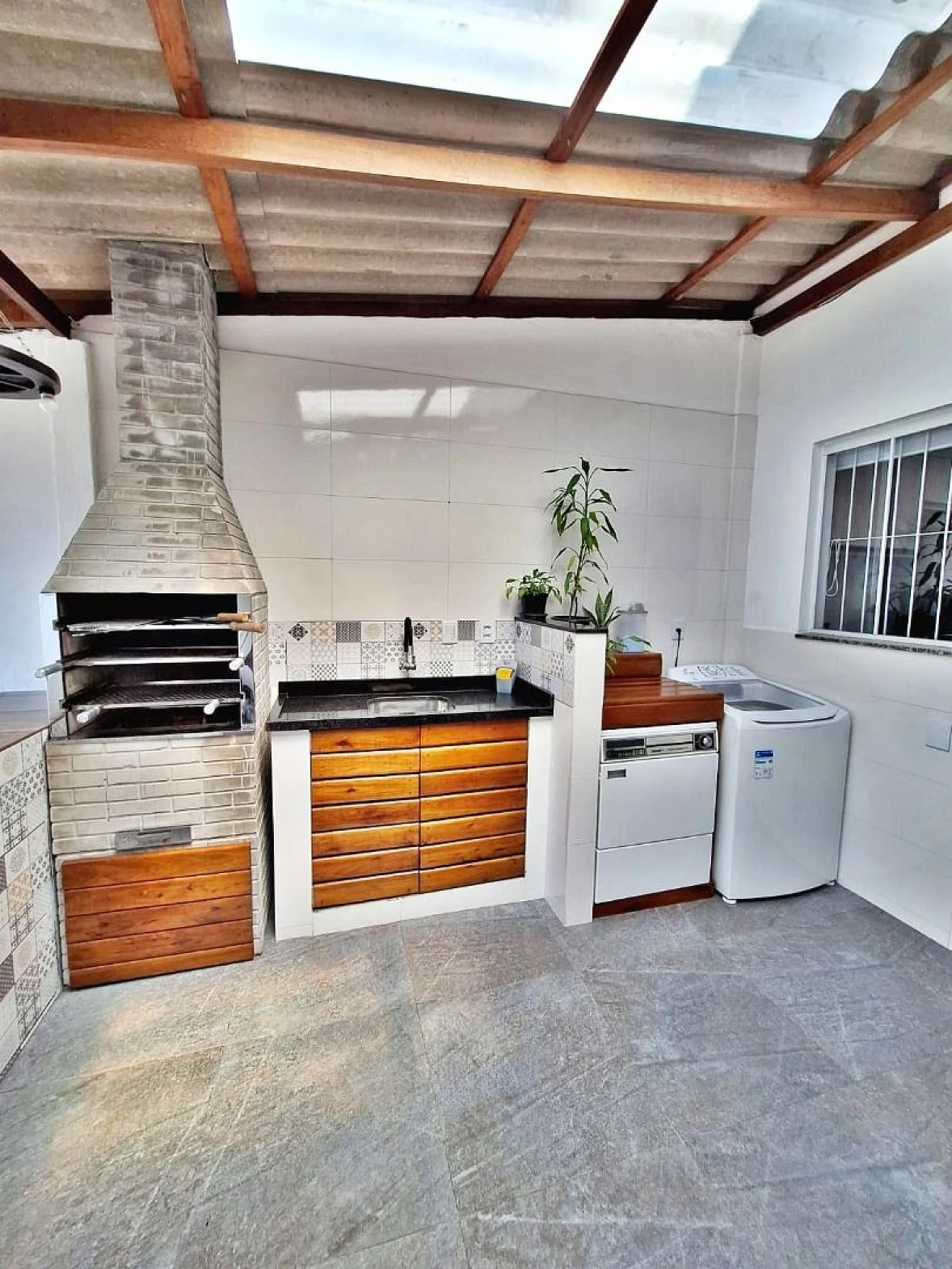 Sobrado geminado em Forquilhas, São José