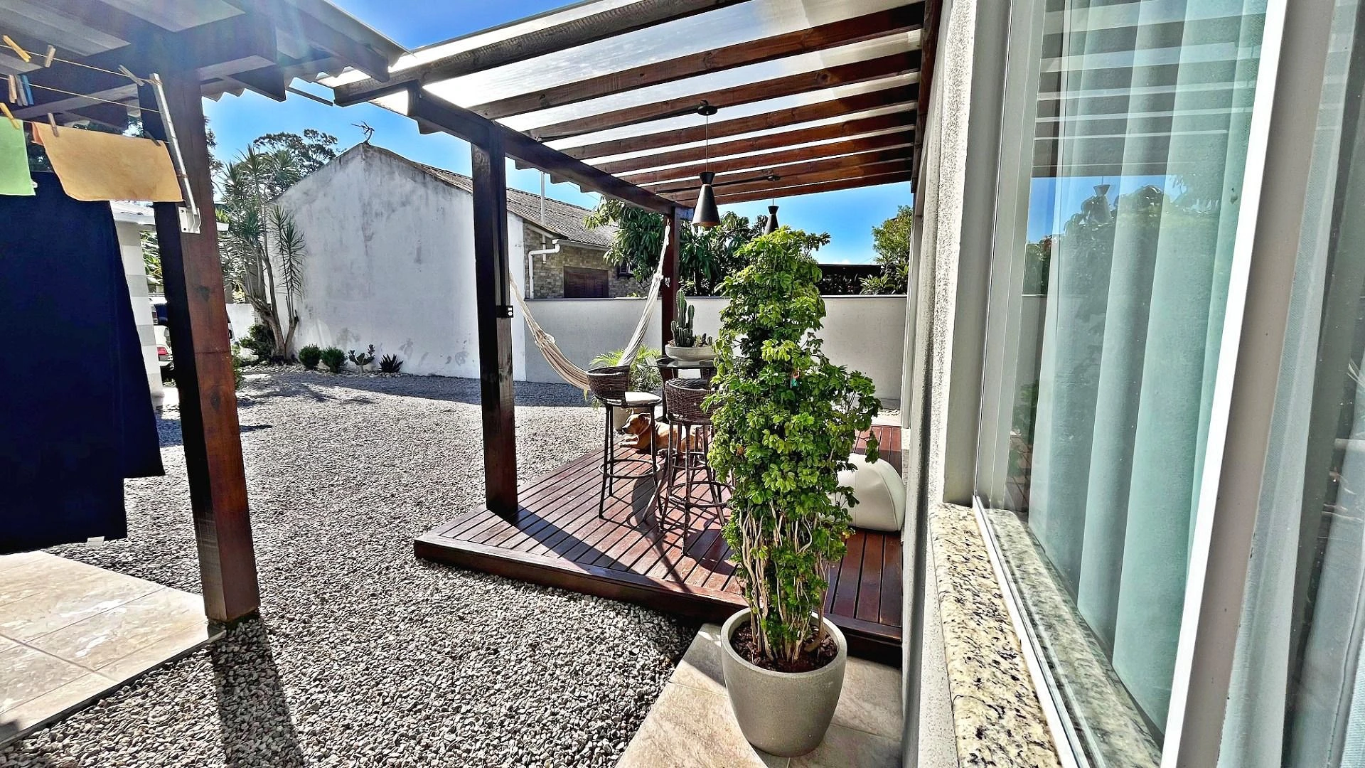 Casa com Sala Comercial, 3 Quartos, 10 Vagas - Furadinho - Foto 13